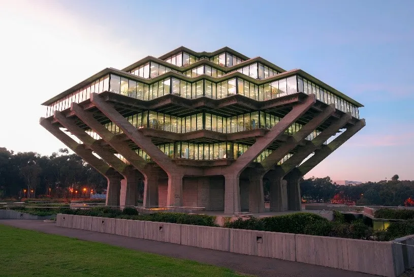 爆冷！哈佛耶鲁跌出前十？最适合中国学生的美国大学榜单揭晓！(图11)